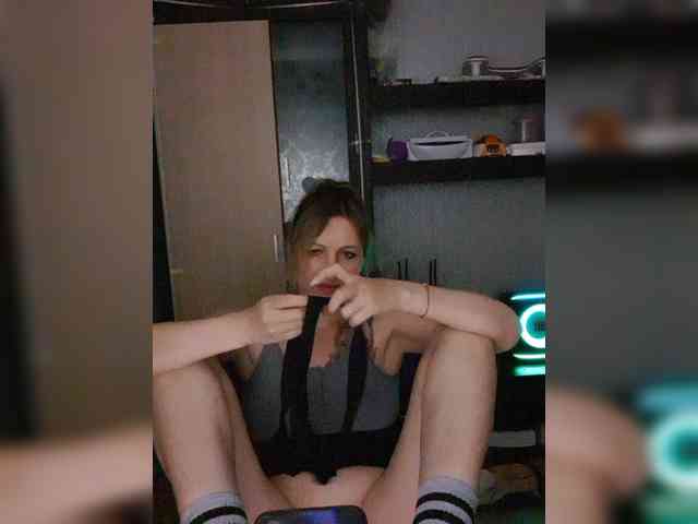 Nushka1984 webcam