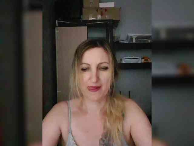 Nushka1984 webcam