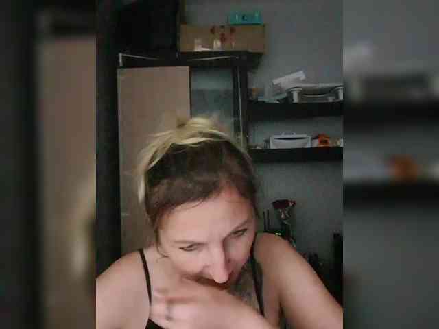 Nushka1984 webcam