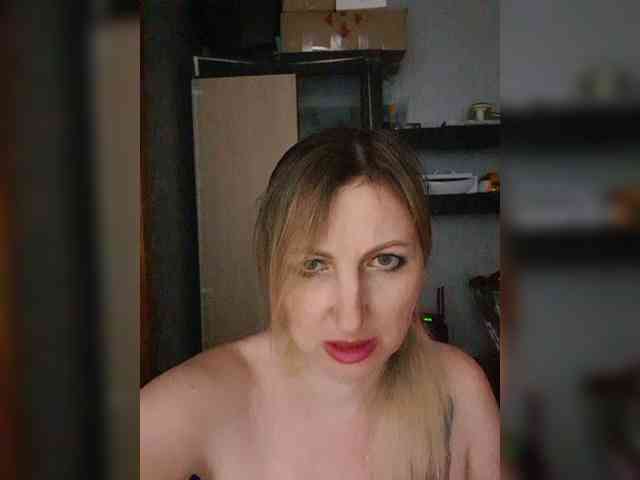 Nushka1984 webcam