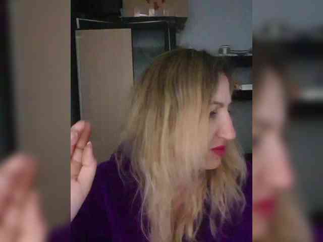Nushka1984 webcam