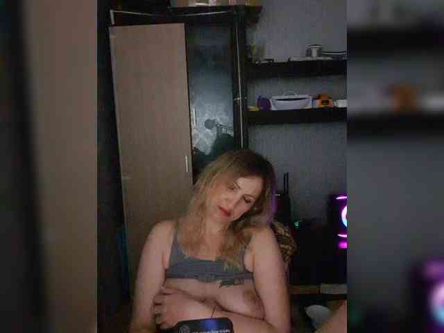 Nushka1984 webcam