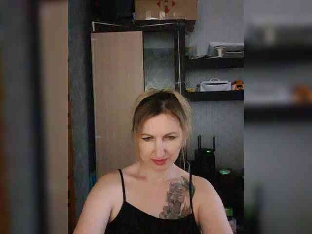 Nushka1984 webcam