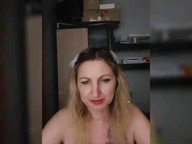 Nushka1984 webcam