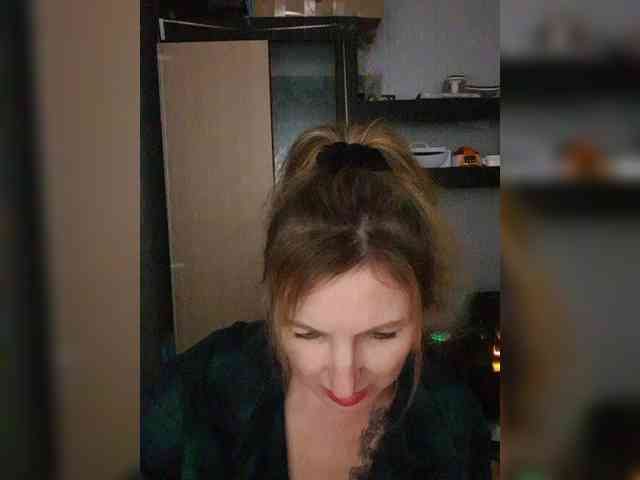 Nushka1984 webcam