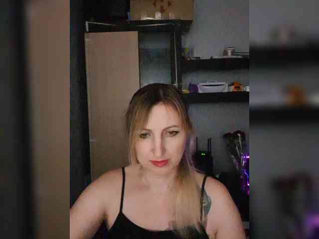 Nushka1984 webcam