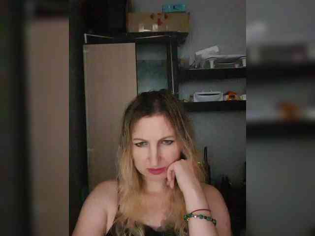 Nushka1984 webcam