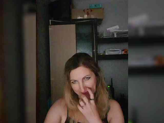 Nushka1984 webcam