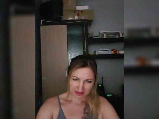 Nushka1984 webcam
