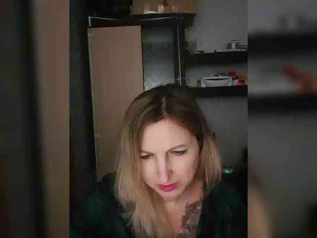 Nushka1984 webcam