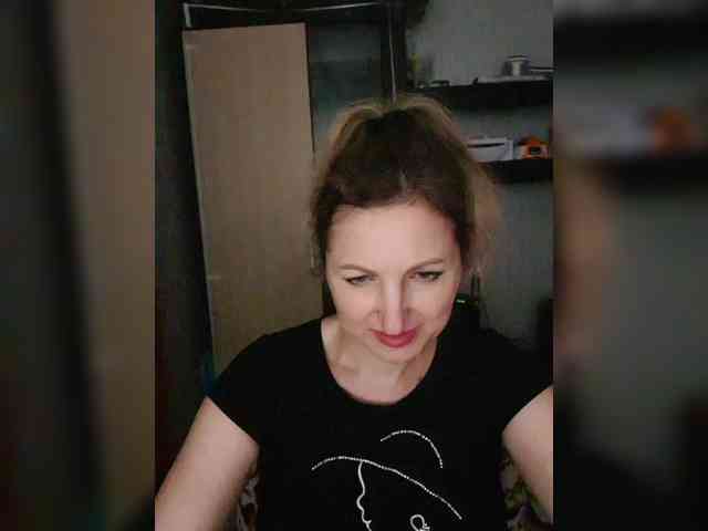 Nushka1984 webcam
