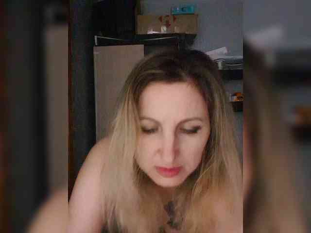 Nushka1984 webcam