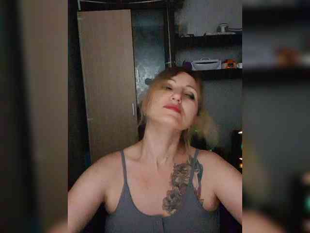 Nushka1984 webcam