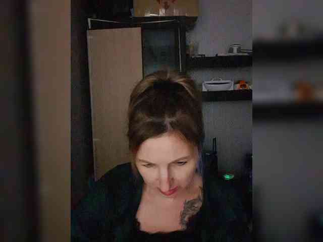 Nushka1984 webcam