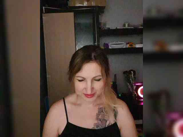Nushka1984 webcam