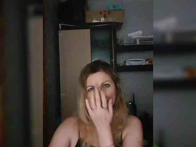 Nushka1984 webcam