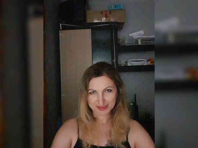 Nushka1984 webcam