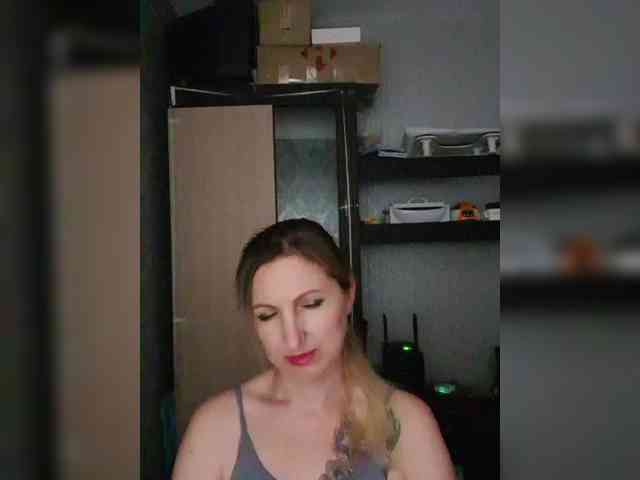 Nushka1984 webcam
