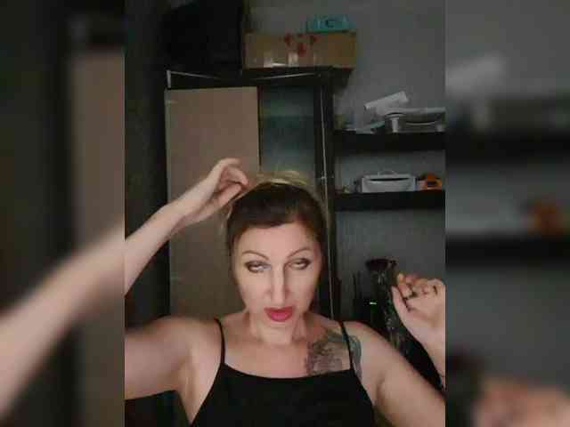 Nushka1984 webcam