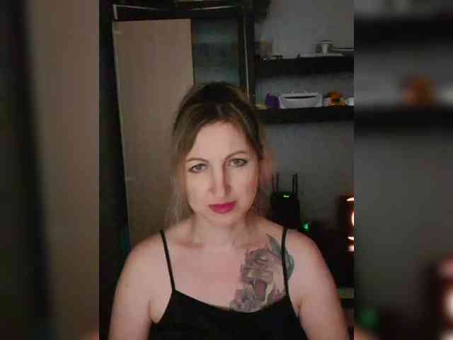 Nushka1984 webcam