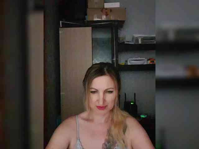 Nushka1984 webcam