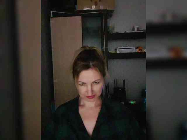 Nushka1984 webcam