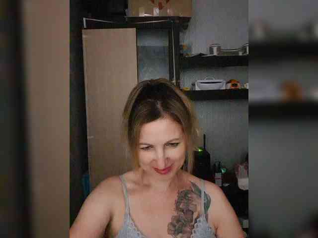Nushka1984 webcam