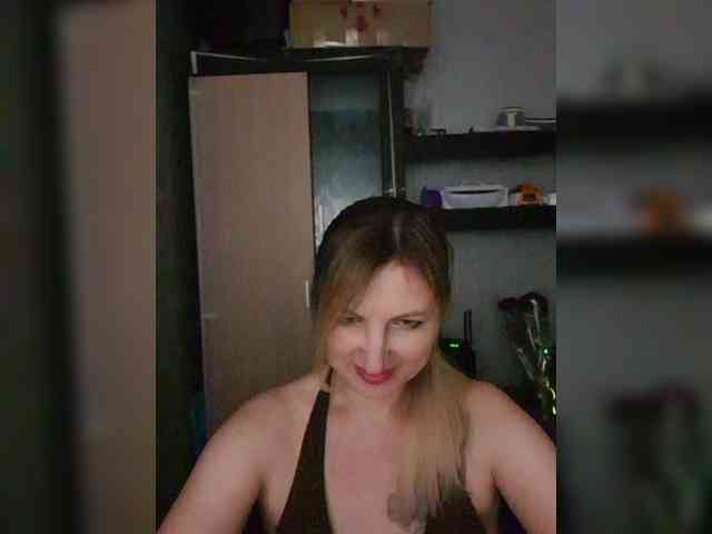 Nushka1984 webcam
