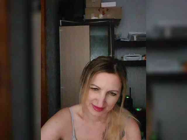 Nushka1984 webcam