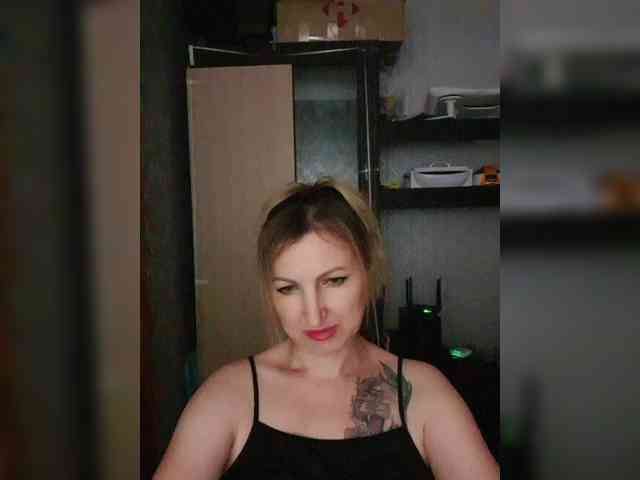 Nushka1984 webcam