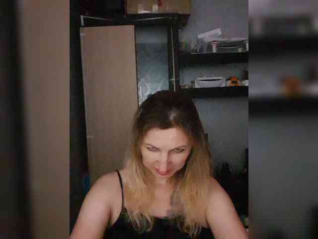 Nushka1984 webcam