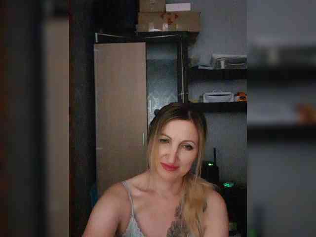Nushka1984 webcam