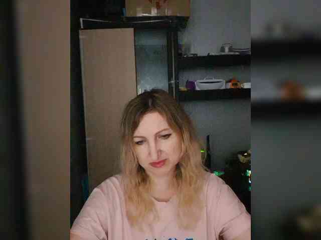 Nushka1984 webcam