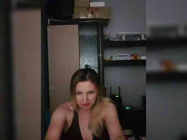 Nushka1984 webcam