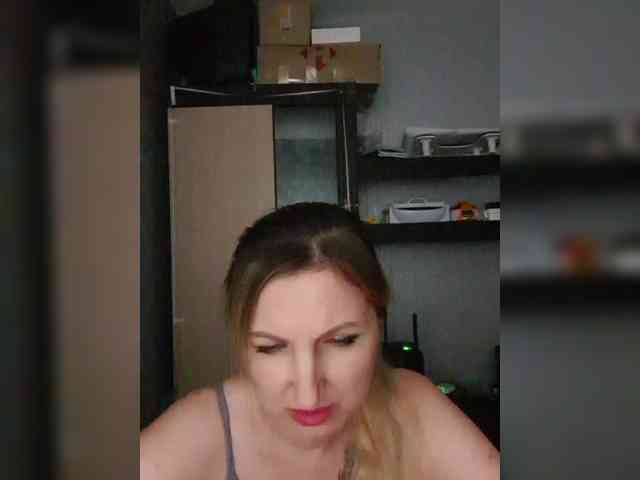 Nushka1984 webcam