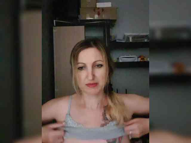 Nushka1984 webcam