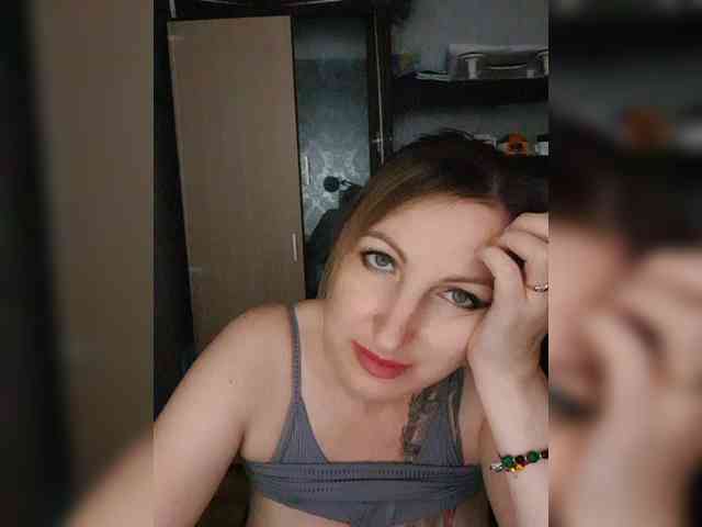 Nushka1984 webcam