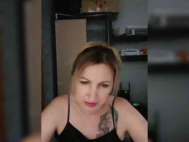 Nushka1984 webcam