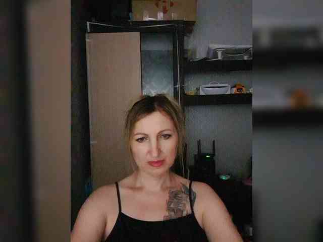 Nushka1984 webcam