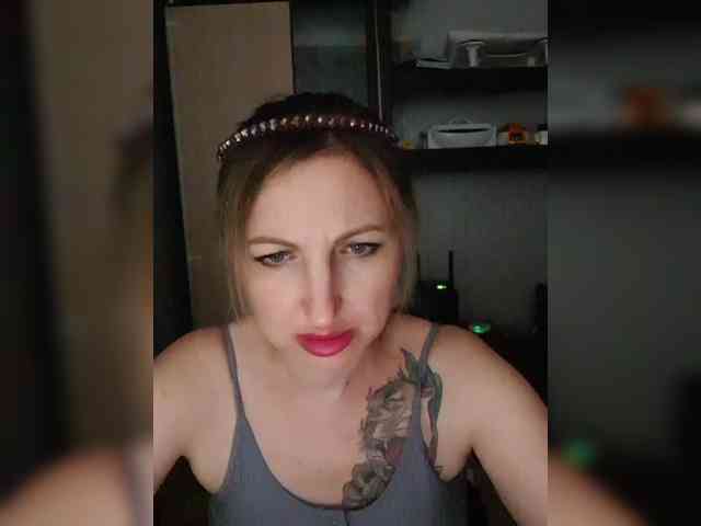 Nushka1984 webcam