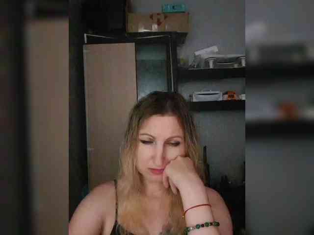 Nushka1984 webcam