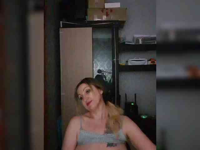 Nushka1984 webcam