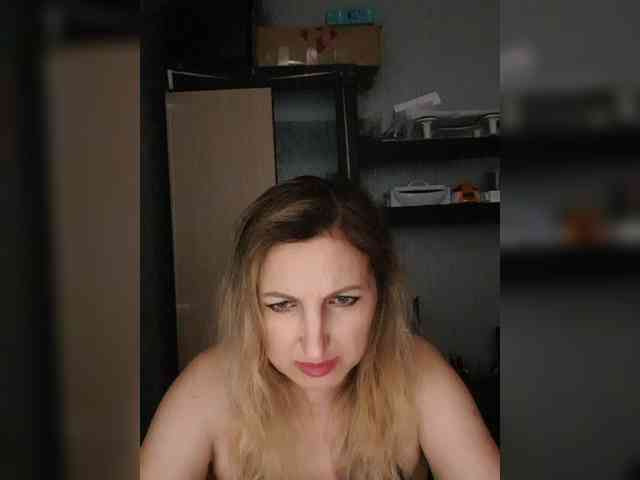 Nushka1984 webcam