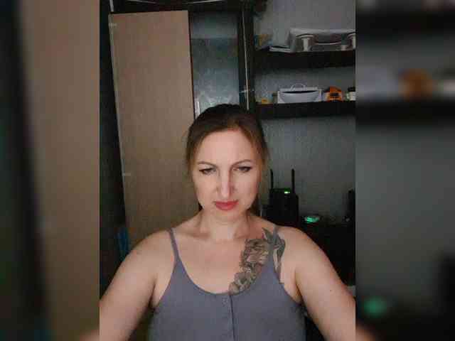 Nushka1984 webcam