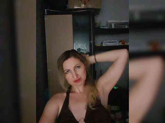 Nushka1984 webcam