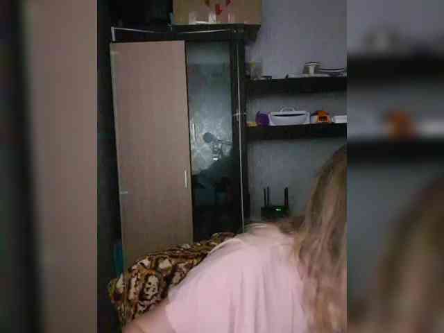 Nushka1984 webcam