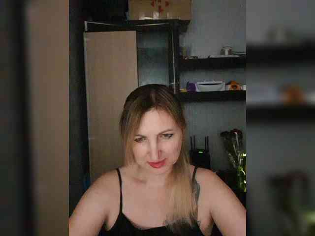 Nushka1984 webcam