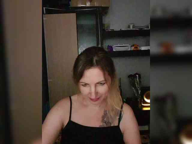 Nushka1984 webcam