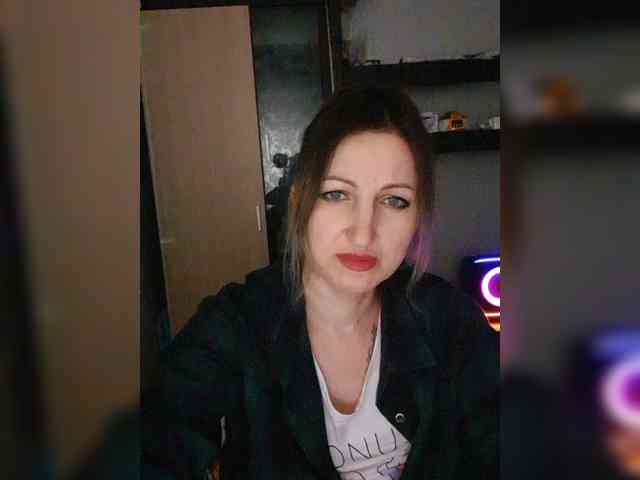 Nushka1984 webcam