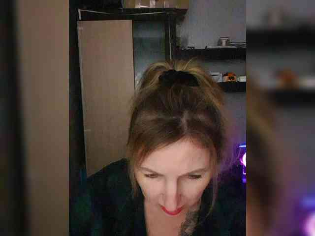 Nushka1984 webcam